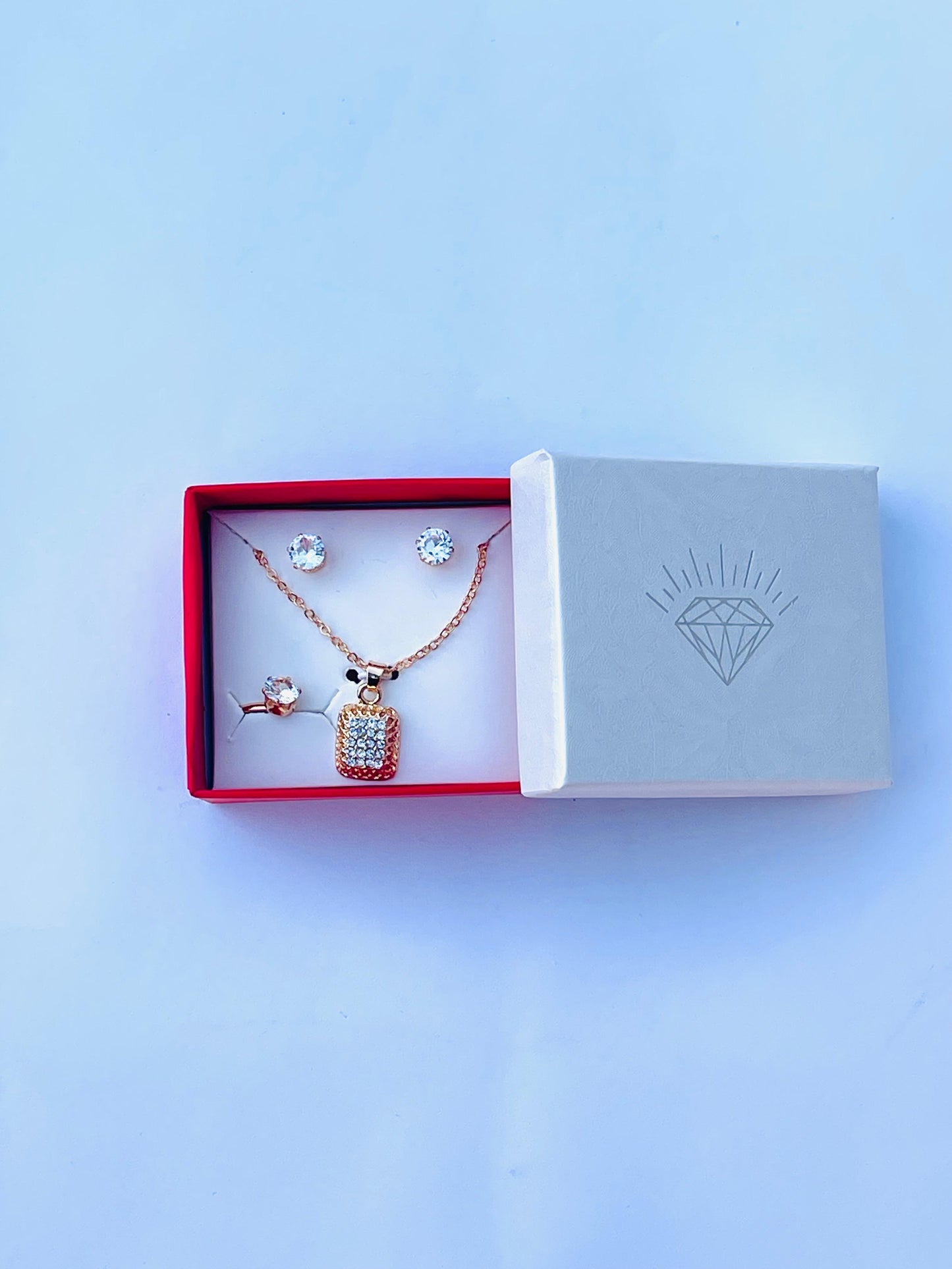 GOLDEN LOCKET SET